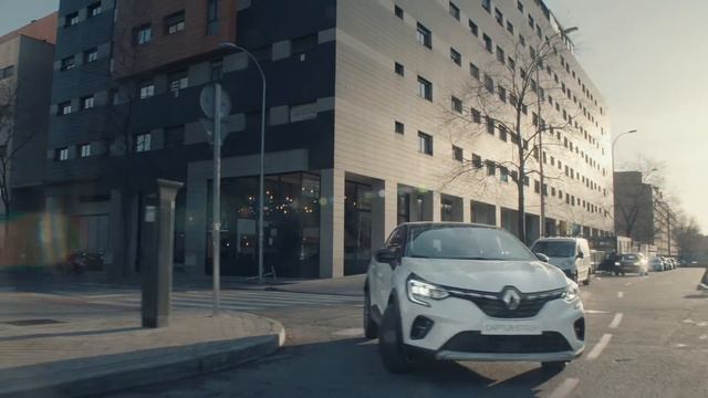 Renault Captur E-TECH Plug-in hybrid смотреть онлайн
