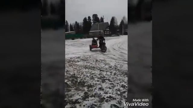 Школьники сняли VLOG в ответ на Gamescom VLOG Warpath, дрифт на юпитере 5 и первый лёд смотреть онлайн