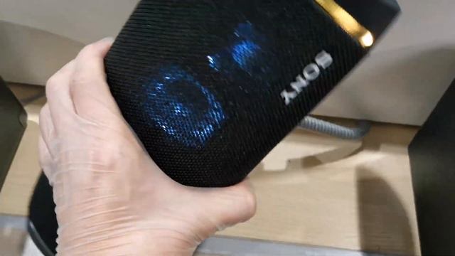 Колонки Sony SRS-XB43 и Sony SRS XB41, сравнение внешнего вида. смотреть онлайн