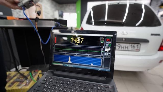 Колхозный Автозвук | ДЕВЯТЬ коробов с сабвуферами в тачку смотреть онлайн