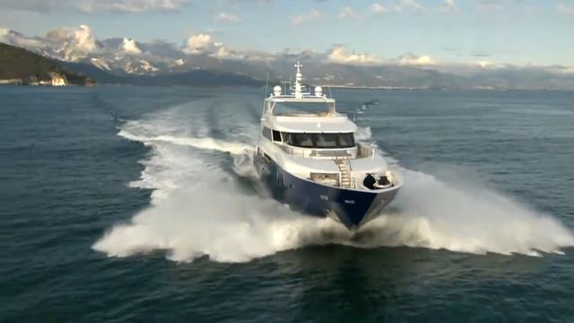 Яхта "Ouranos" от верфи Admiral Tecnomar смотреть онлайн