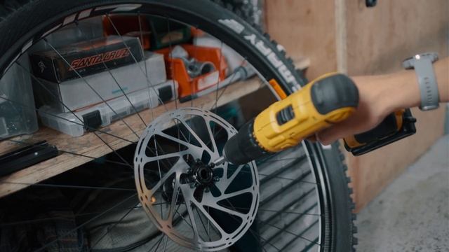 DREAM BUILD MTB - Forbidden Dreadnought - The Trailhead смотреть онлайн