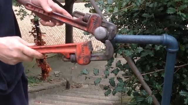 Always use two pipe wrenches to loosen up pipe fittings смотреть онлайн