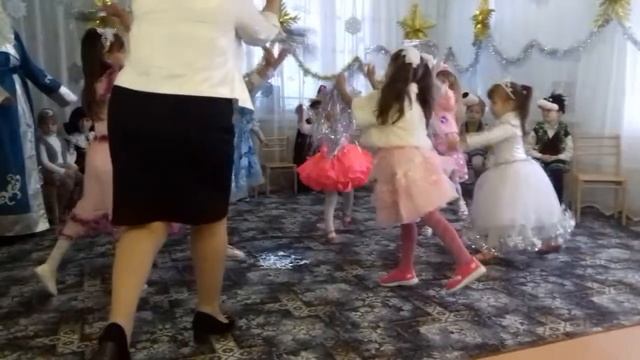 СНЕЖИНКИ смотреть онлайн