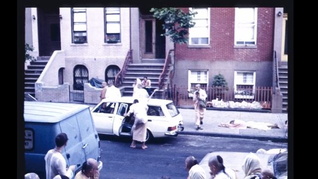 Шрила  Прабхупада - необходимо повторять минимум 16 кругов, а иначе вы животное.