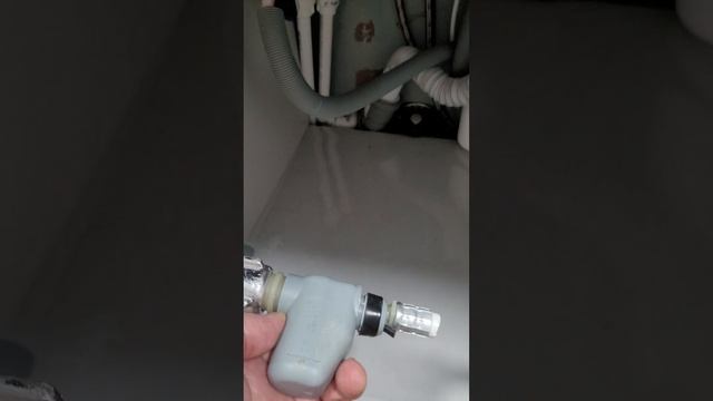 Ремонт-колхоз посудомоечной машины. Посудомойка не набирает воду. смотреть онлайн
