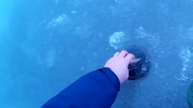 зимняя рыбалка оз. Сестрорецкий разлив, жор окуня и плотвы смотреть онлайн