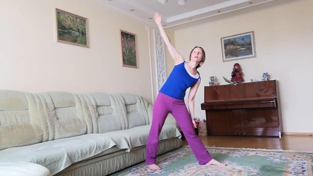 Утхита триконасана - поза треугольника. смотреть онлайн