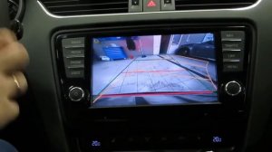 Skoda Octavia A7 установка камеры заднего вида и подключение к штатному головному устройству