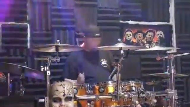 Breaking in the new cowbell on the DW performer drum kit at FTD studio смотреть онлайн