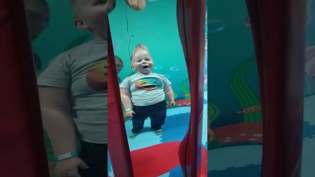 Динозаврия в Тивали смотреть онлайн