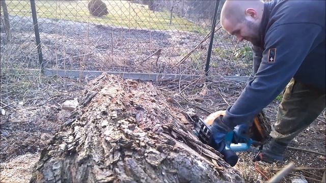 Makita UC3520A electric chainsaw смотреть онлайн