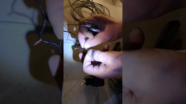 Пайка с помощью зажигалки, без паяльника! смотреть онлайн