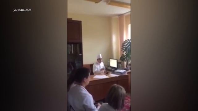 Видео: Врач тульского диагностического центра назвал посетителя придурком смотреть онлайн