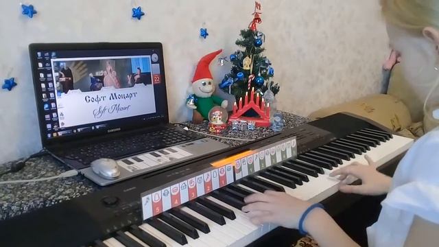 SOFT MOZART Winter Recital 2020 2021 Anastasia 10 plays Kalinka Malinka смотреть онлайн