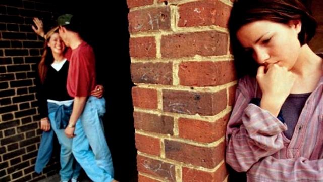 ЧТО ДЕЛАТЬ, ЕСЛИ ПРЕДАЛИ ДРУЗЬЯ смотреть онлайн