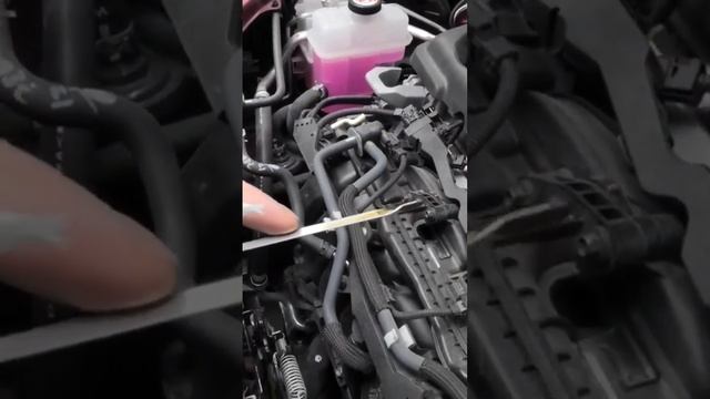 Toyota RAV4 (2019-2024): Checking The Engine Oil Level. #rav4 #morozovautomotive смотреть онлайн