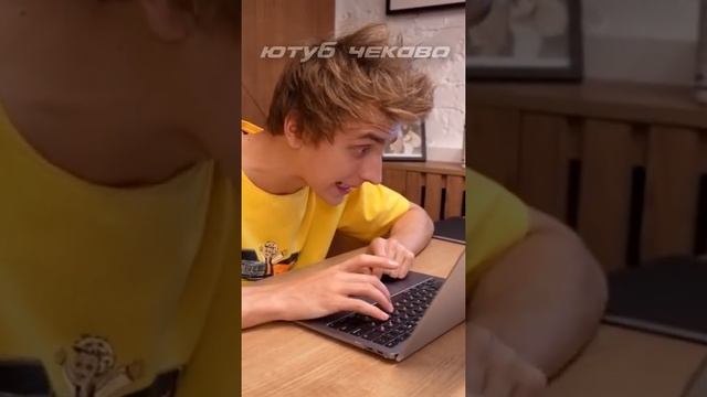 Влад А4 так и не появился где он и что с Владом Бумагой смотреть онлайн