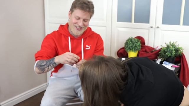 ГАБАР пробует ЖЕНСКИЙ ДЕНЬ / почти как ИГРЫ ГАБАРА смотреть онлайн