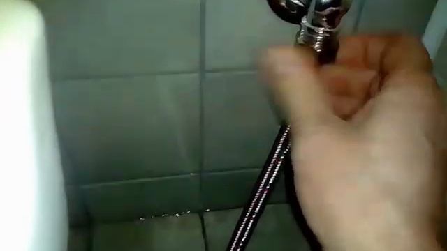 Как установить сливной бачок на унитаз. смотреть онлайн