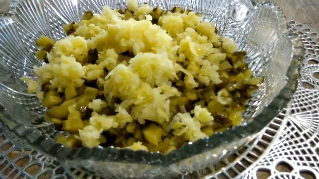 НАУЧУ делать Шпротный салат пошагово рецепт. ensalada de espadín. sprat salad. salade de sprat. смотреть онлайн