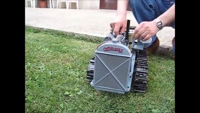 Самый маленький самодельный гусеничный трактор в мире!!! смотреть онлайн