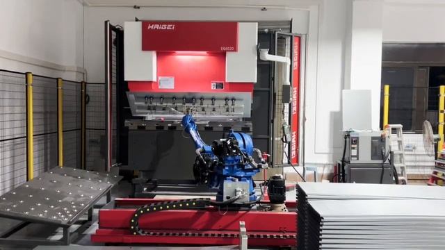 EG6520+GP50Automated bending unit смотреть онлайн