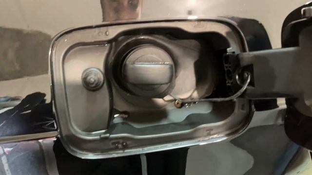 Замена замка лючка бензобака Audi A7 смотреть онлайн