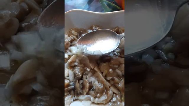 Опята маринованные с луком и маслом смотреть онлайн