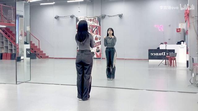 JISOO '꽃 (Flower)' Full Dance Tutorial смотреть онлайн
