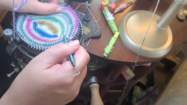 Вяжем носочки с мыска смотреть онлайн