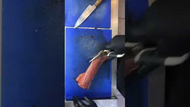 Розбираємо сома на філе ч. 2 смотреть онлайн