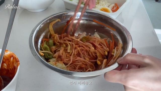 ENG | 숙취로 힘든 남편 살리는 9첩 해장밥상 | 브런치, 쫄면, 겨울침구교체, 부산여행 смотреть онлайн