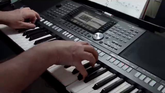 More Than In Love - Yamaha PSR-S970 смотреть онлайн