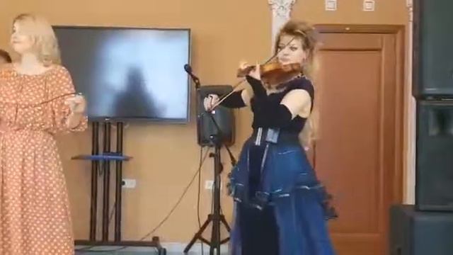 Дуэт: вокалистки и скрипачки смотреть онлайн