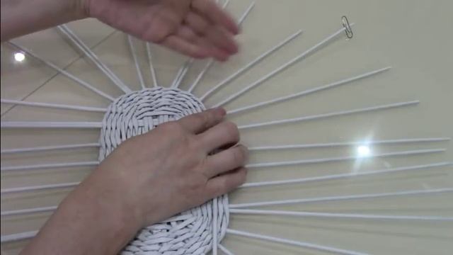 ОВАЛЬНОЕ ДНО ДЛЯ ПРЯМОУГОЛЬНОЙ ШКАТУЛКИ из бумажных трубочек. Загиб овала. смотреть онлайн
