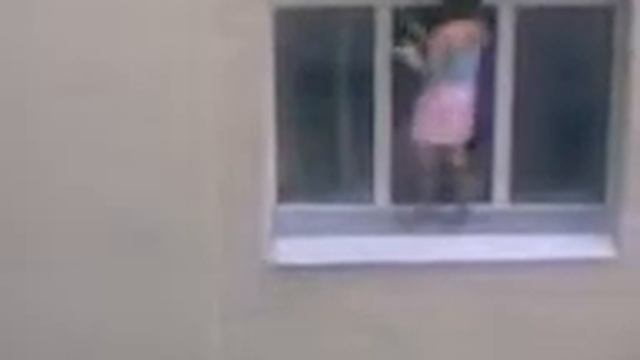 Мойка окон на 6 м этаже смотреть онлайн