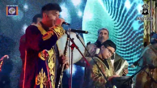 צביקה אלייב שיר אהבה רוסי Alaev live show Я встретил девушку смотреть онлайн