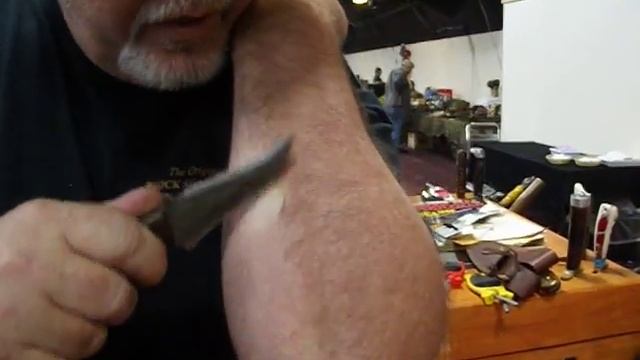 How to sharpen Damascus knife Arm shaving sharp, Knife Sharpeners for sharpening Damascus knives. смотреть онлайн