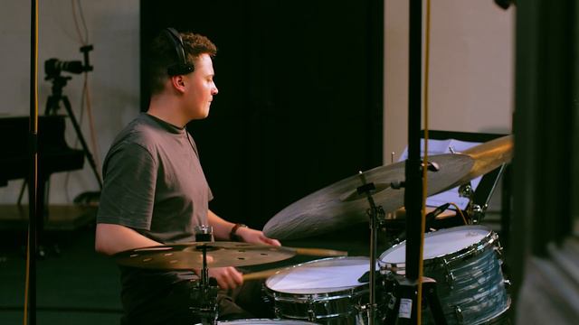 Billionaire Space Race | HARRY BAKER TRIO смотреть онлайн