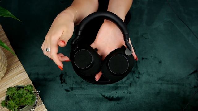 ASMR Tech Trigger: Unboxing Jabra Elite 85h – whisper, fabric sounds, tapping смотреть онлайн