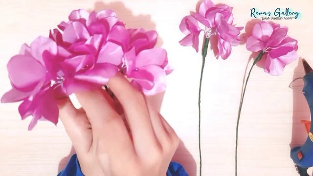 CARA MEMBUAT BUNGA HYDRANGEA dari pita satin || How To Make Hydrangea Satin Ribbon Flowers смотреть онлайн