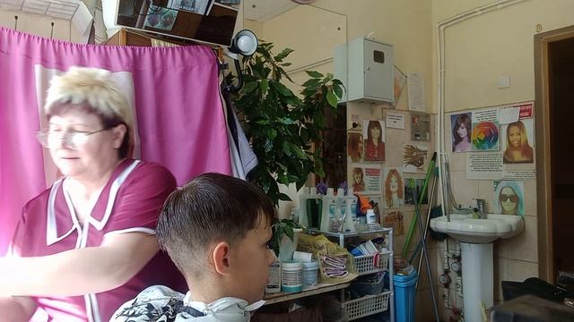 Стрижём Ванечку под Фейд. смотреть онлайн