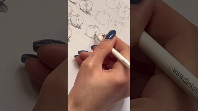 Как научиться рисовать - Sketch book для начинающих || Мой первый скетчбук || How to learn to draw смотреть онлайн