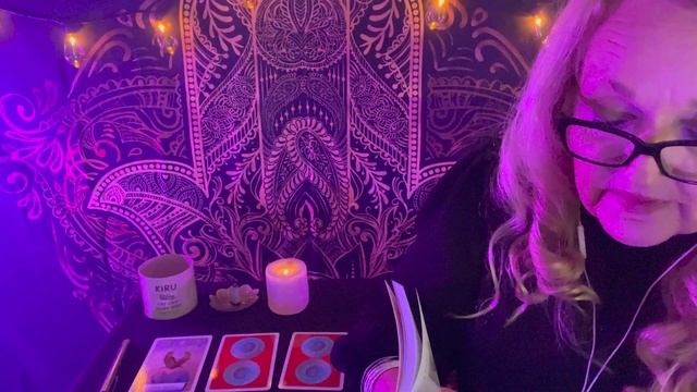 ASMR Reiki Full Moon Oracle Three Card Pull смотреть онлайн