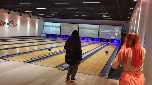 Bowling Night! Double date ❤️ смотреть онлайн