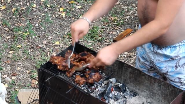 Готовим в Крыму. Бараньи ребрышки и куриная грудка гриль смотреть онлайн