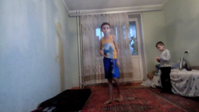 Научиться стоять на голове