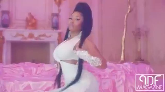 Ники Минаж - красиво поет песню. смотреть онлайн