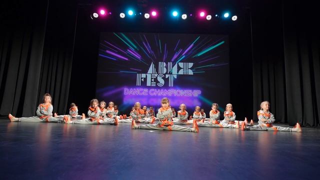 DVIZH FEST 2023 - Best dance show baby- NewAction 2 место смотреть онлайн